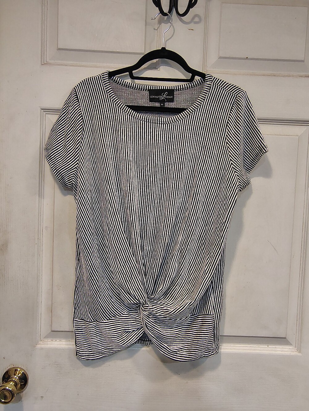NWT Lexington Avenue Women's Size XL Grey Striped Top